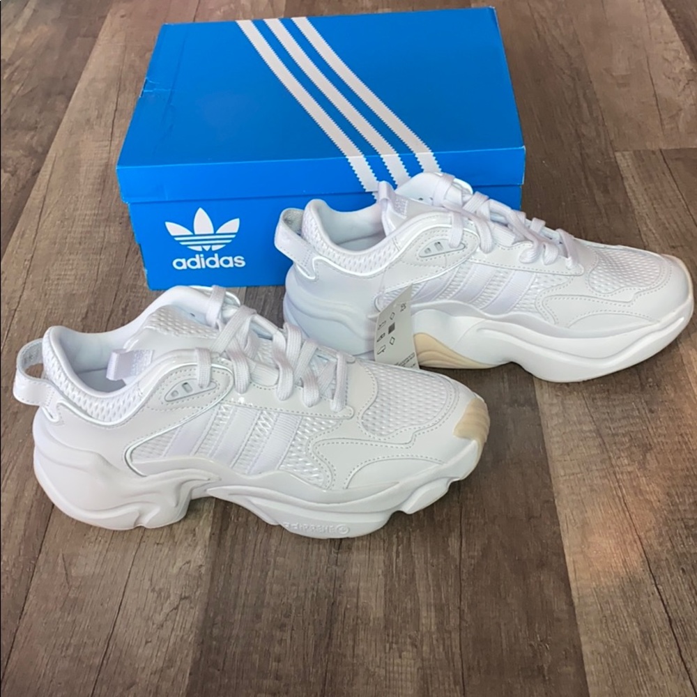 Adidas  Magmur Runner Women's - Picture 5 of 10